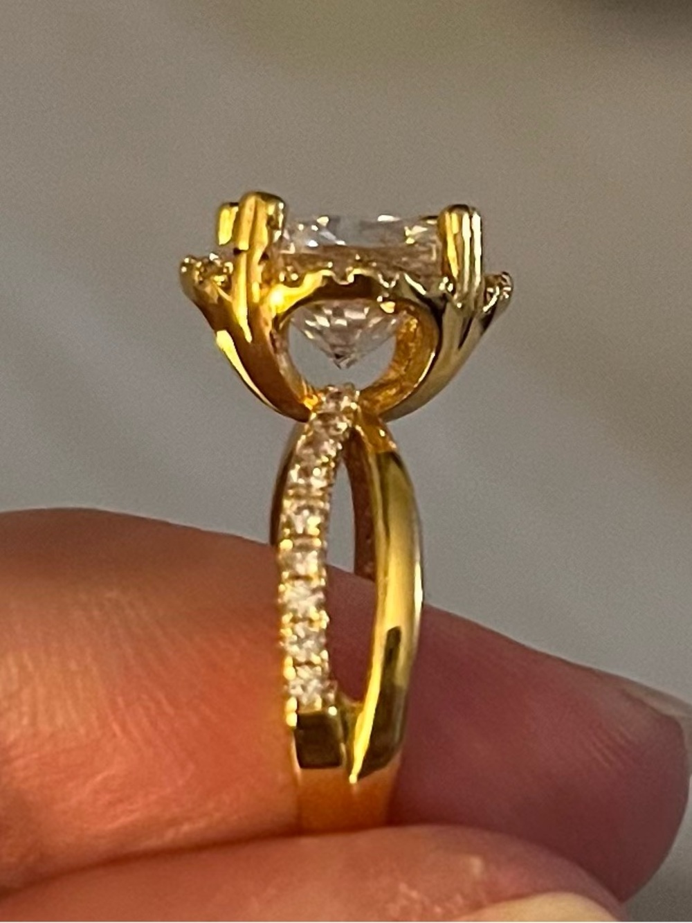 18K Gold Filled 4CT Round AAA CZ Hidden Halo Ring | Pavé Split Shank Size 6 NWOT - Picture 4 of 11